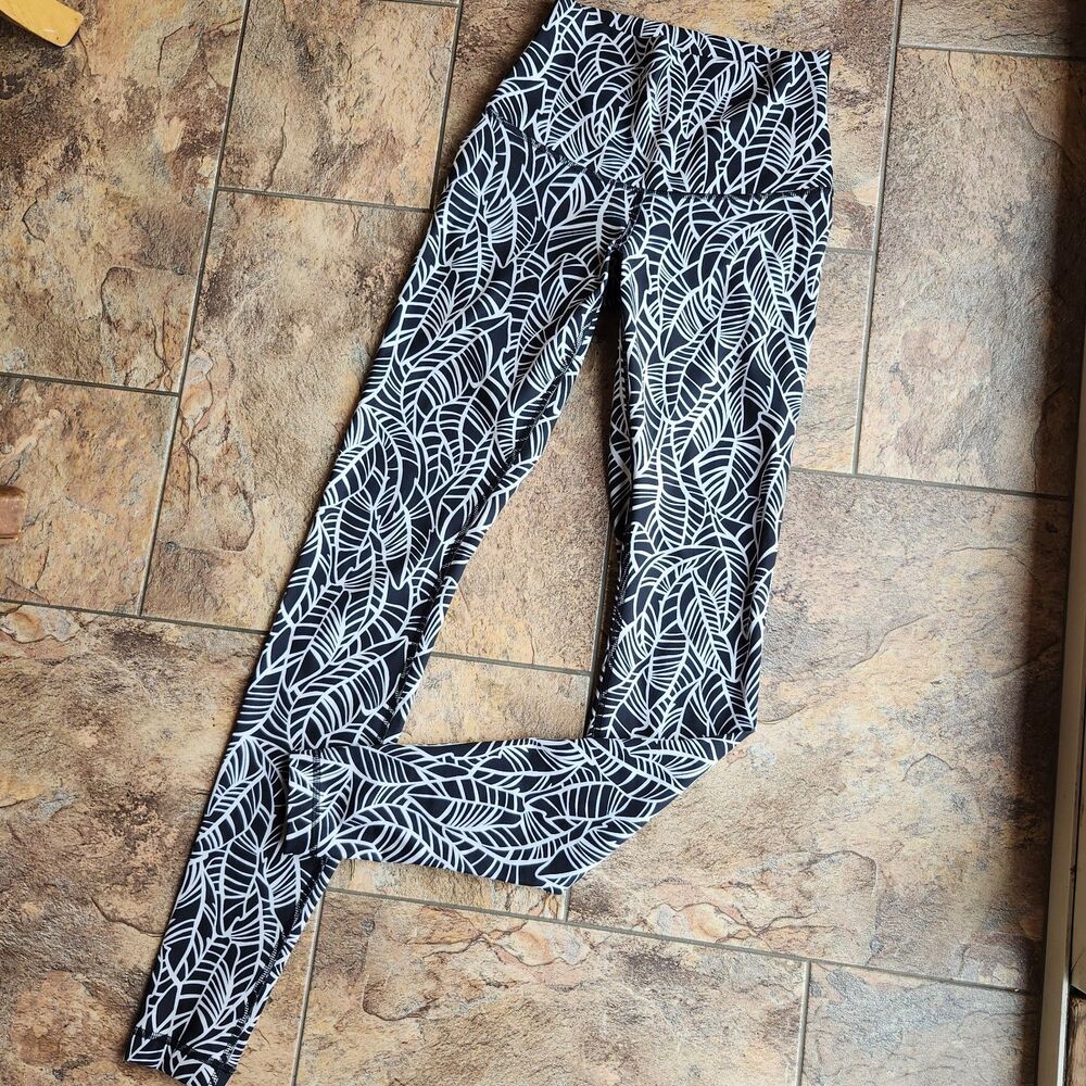(4) Lululemon WU leggings